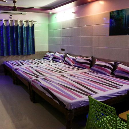 Sri Priya Lodge Dharmapuri Екстер'єр фото